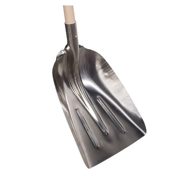 Pelle à neige avec nervures