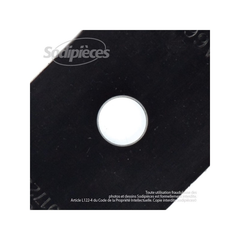 Lame. Coupe 42 cm. Section 64 x 5,2. Alèsage 15,9.