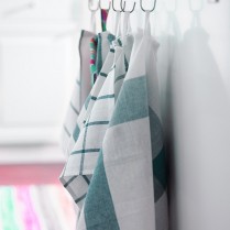 100 à 200 € H.T : 1 torchon blanc/vert offert !