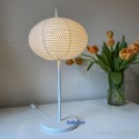 1 lampe de table blanche offerte !
